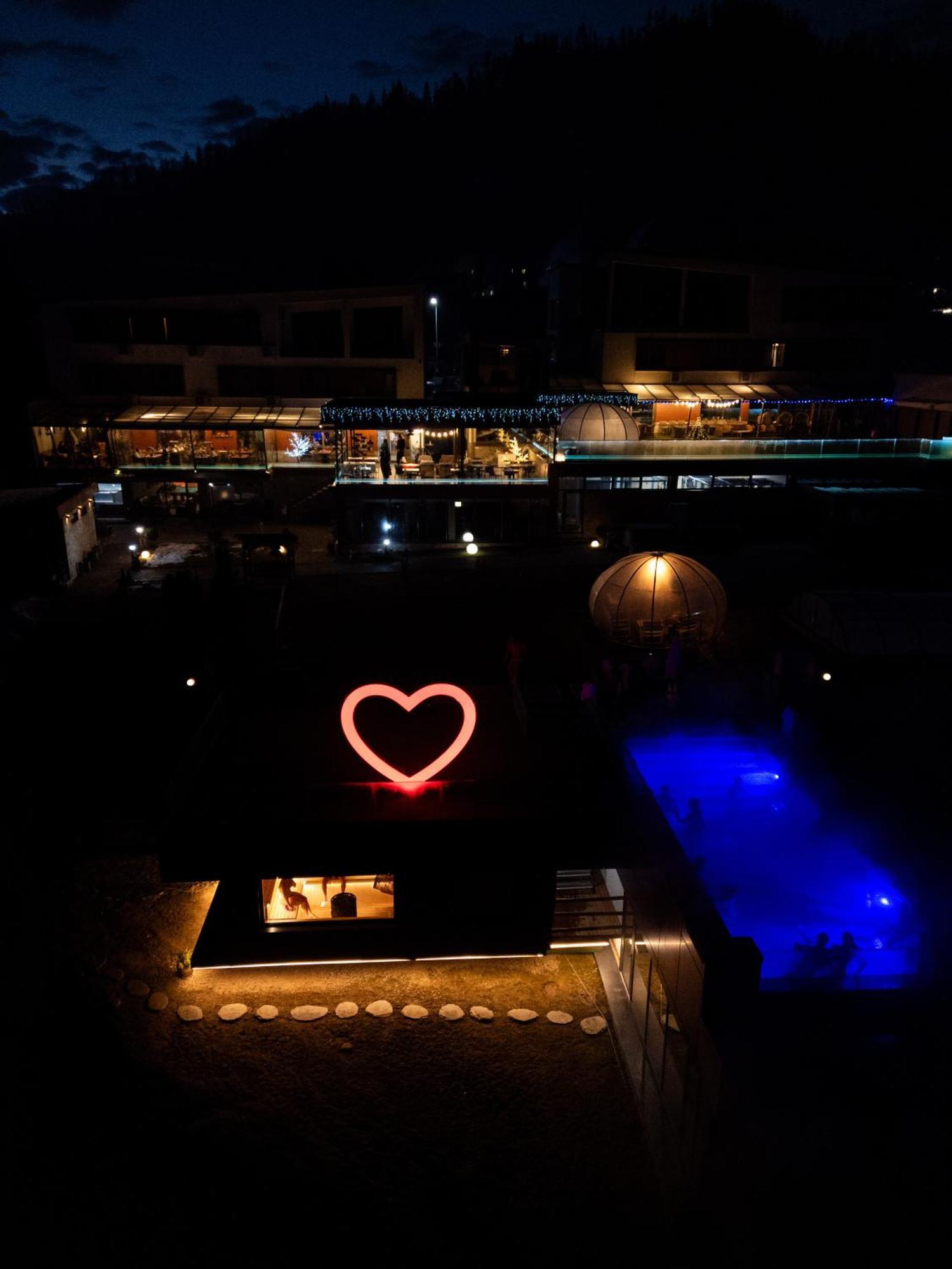 Hotel Roser House Boutique - Pe Malul Lacului Colibiţa Esterno foto