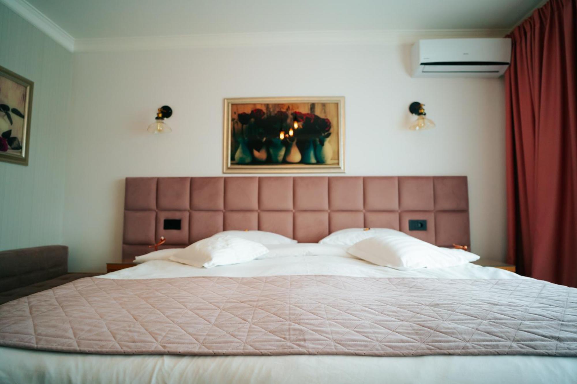 Hotel Roser House Boutique - Pe Malul Lacului Colibiţa Esterno foto